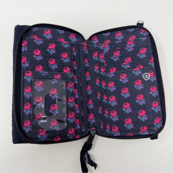 Vera Bradley Quilted RFID All-In-One Wallet Navy Blue Quilted Floral NO STRAP - Picture 15 of 16